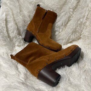 Clarks Suede booties Brown Size 7 New/no tag
